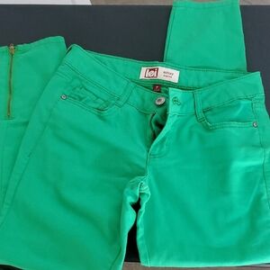 LEI Women's Bright Green Skinny Jeans